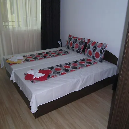 Nicol In Hermes Complex Appartement *